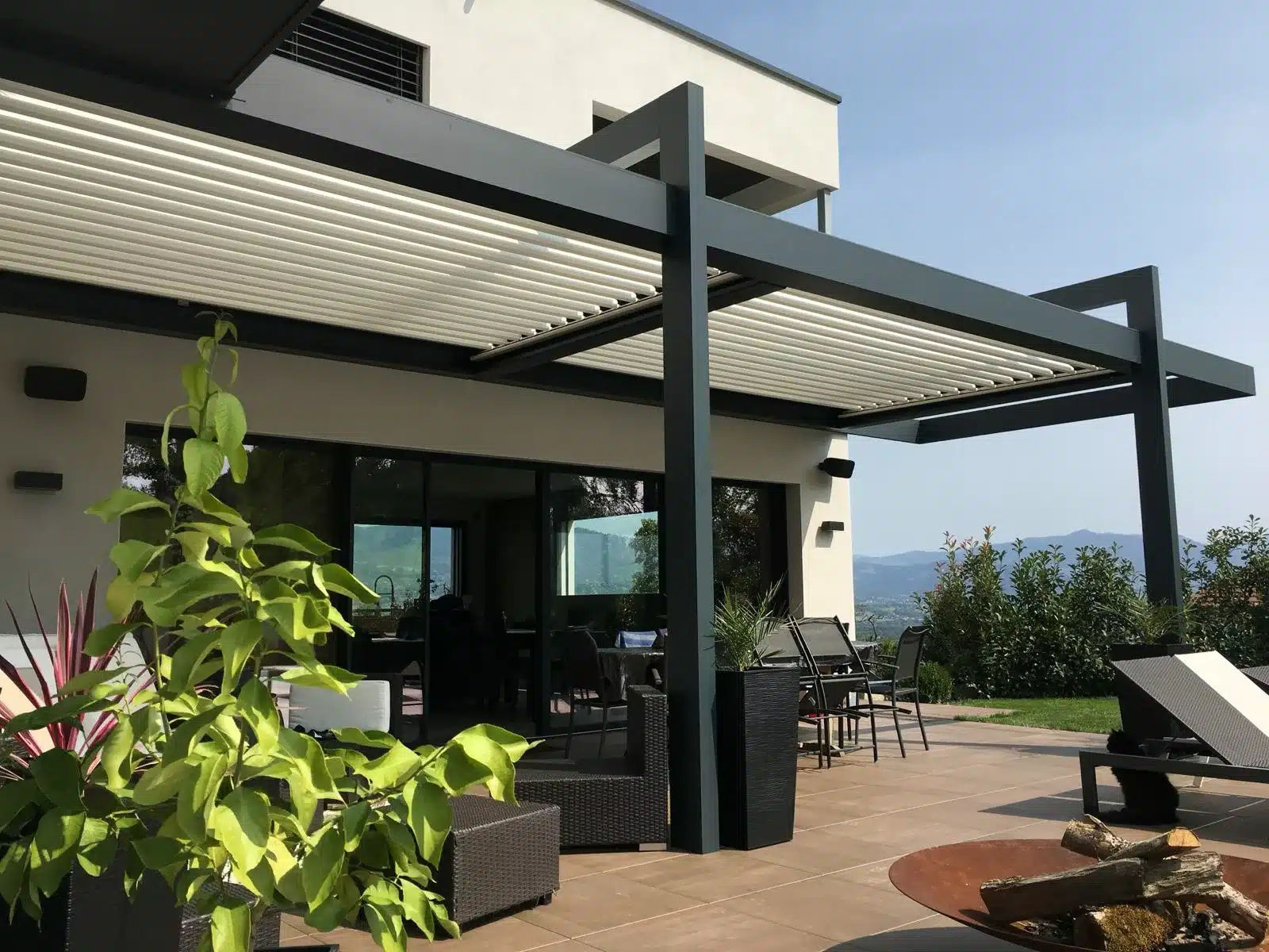 Maximize property value in Algarve with a bioclimatic pergola